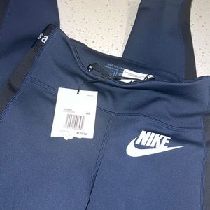 BRAND NEW NIKE LEGGINGS